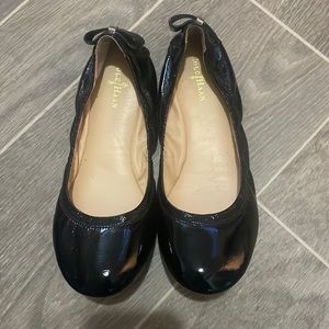 Cute black flats in excellent condition and shape